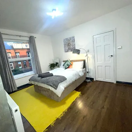 Ashton House Holiday home *