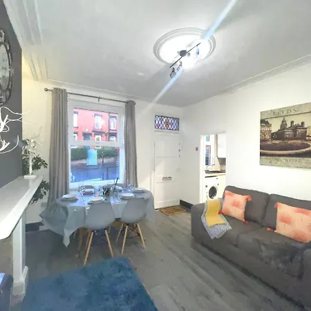 Holiday home Ashton House *